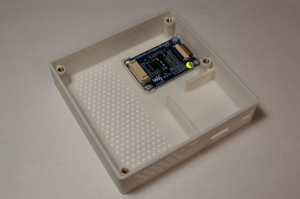 Air Quality Sensor 3D-printed enclosure with e-ink display mounted